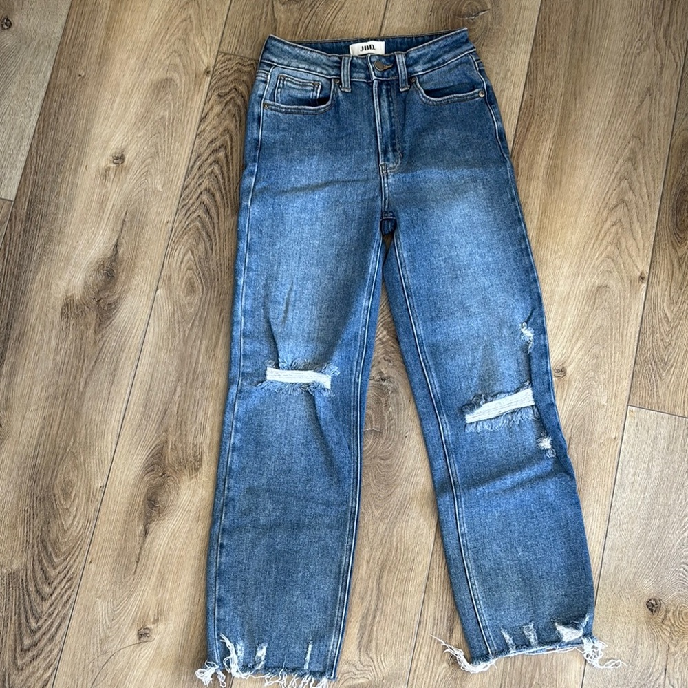 Classic Blue Straight Leg Jeans with Comfortable Fit